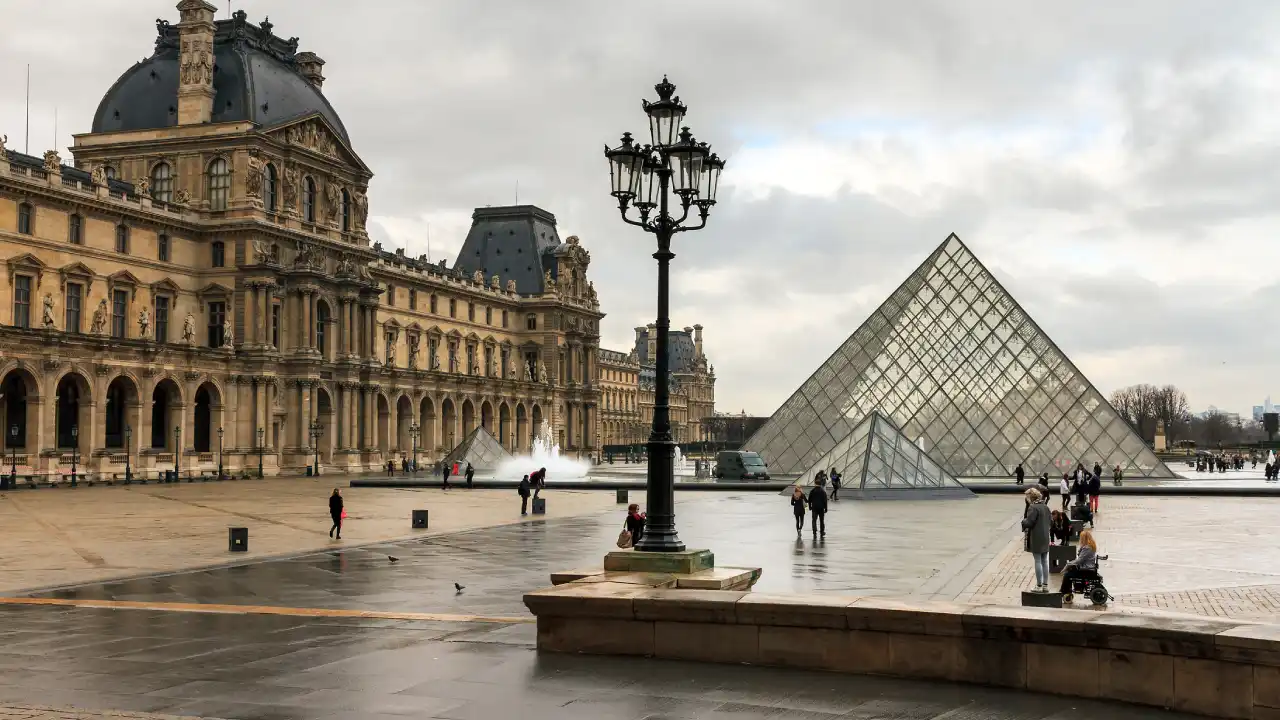 Surprising Facts About the Louvre